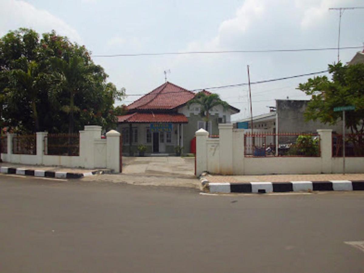 Oyo 90865 Hotel Kusuma Purwakarta Exterior foto