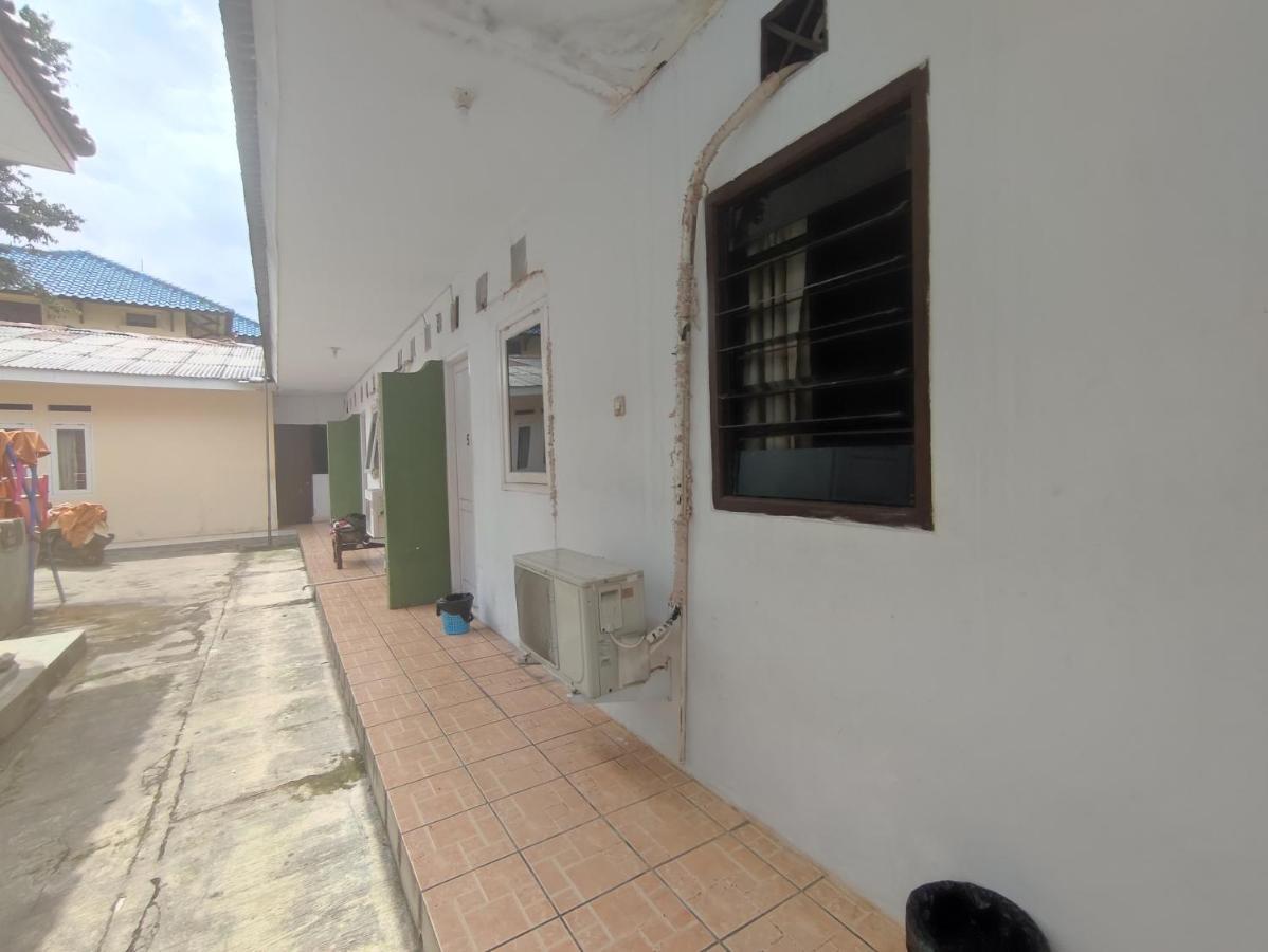 Oyo 90865 Hotel Kusuma Purwakarta Exterior foto
